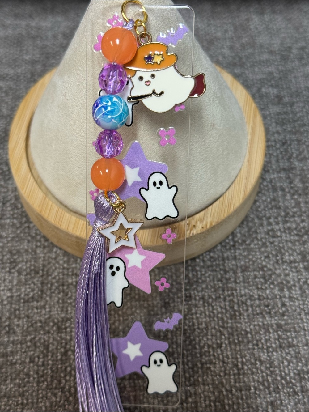👻 Acrylic bookmark “Ghost” design, beads and 2 Charms. NWOT (Size small ) - Picture 3 of 8